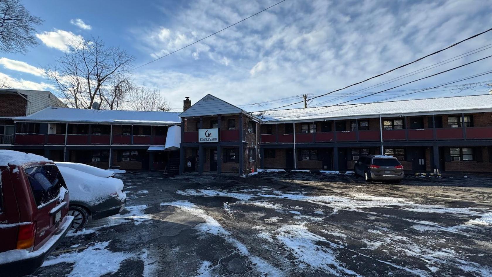 Central Motel Courtyard White Plains Ngoại thất bức ảnh
